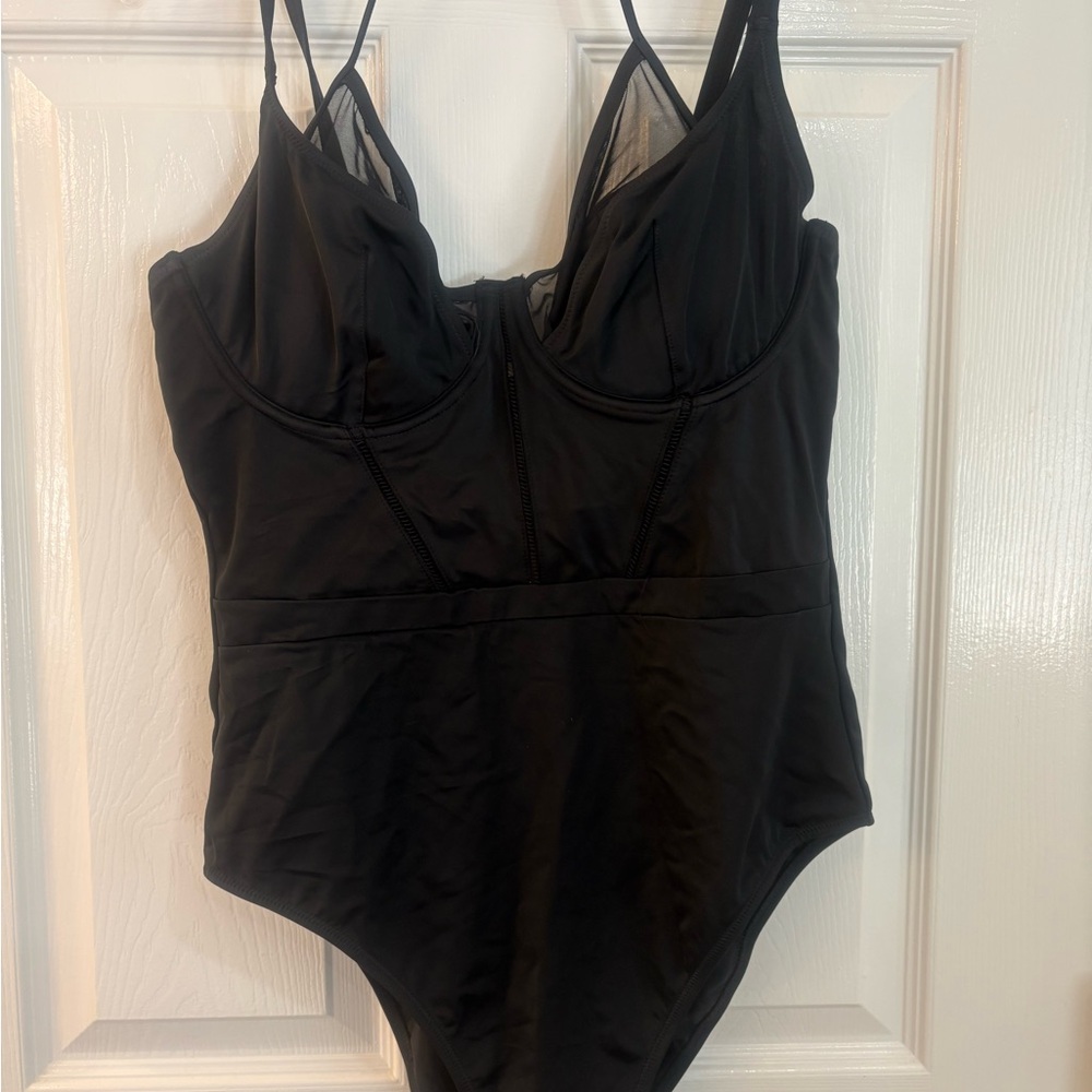 Elegant Black One-Piece Swimsuit - Picture 3 of 5